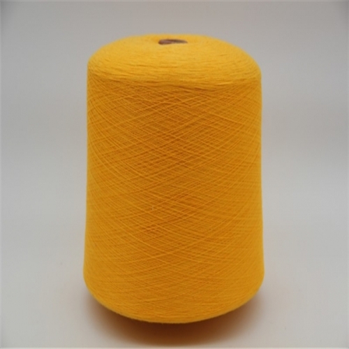 gelb gesponnenes Garn 30/1