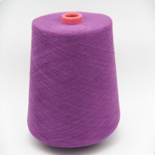 violett gesponnenes Garn