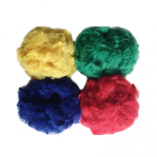 Spinnmasse aus recycelten Polyester-Stapelfasern, gefärbt